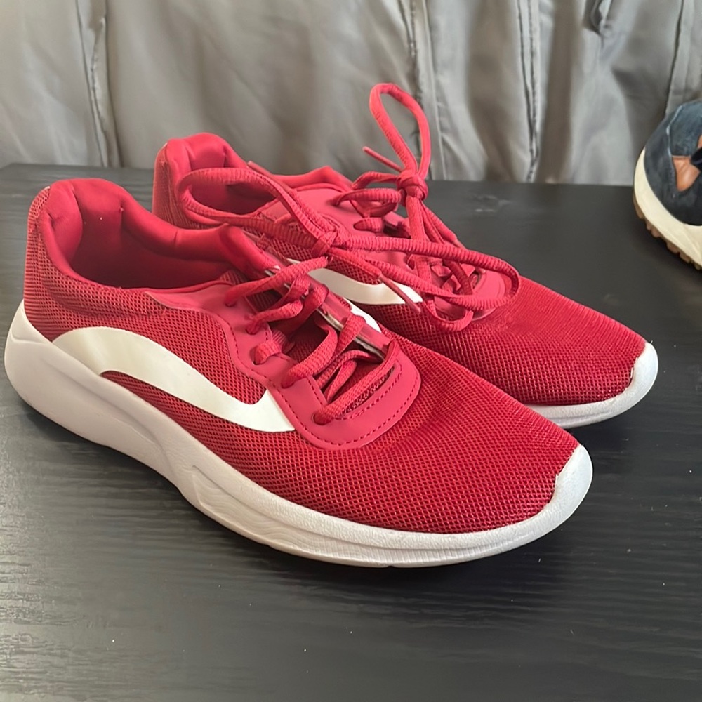 Athletic Wear shoes 6W